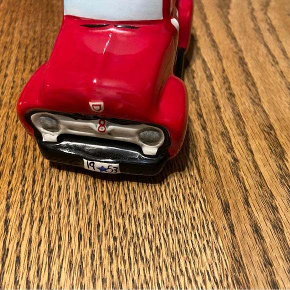 Large Truck and Horse Trailer Salt and Pepper Shakers - Picture 5 of 7